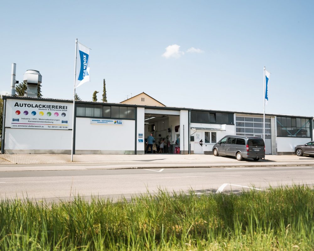Autolackiererei Ammerer & Dotterweich GmbH - Werkstatt außen